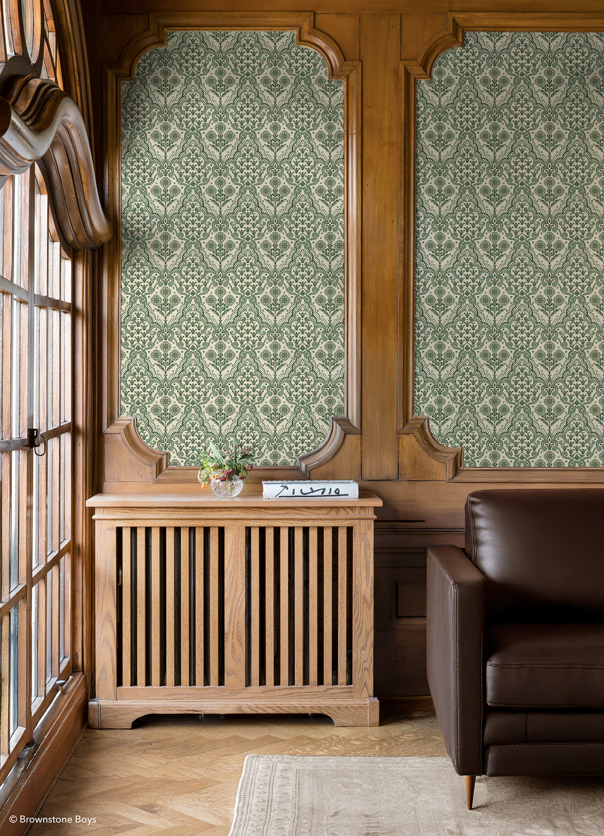 Brownstone Blooms P&S Wallpaper in a room setting