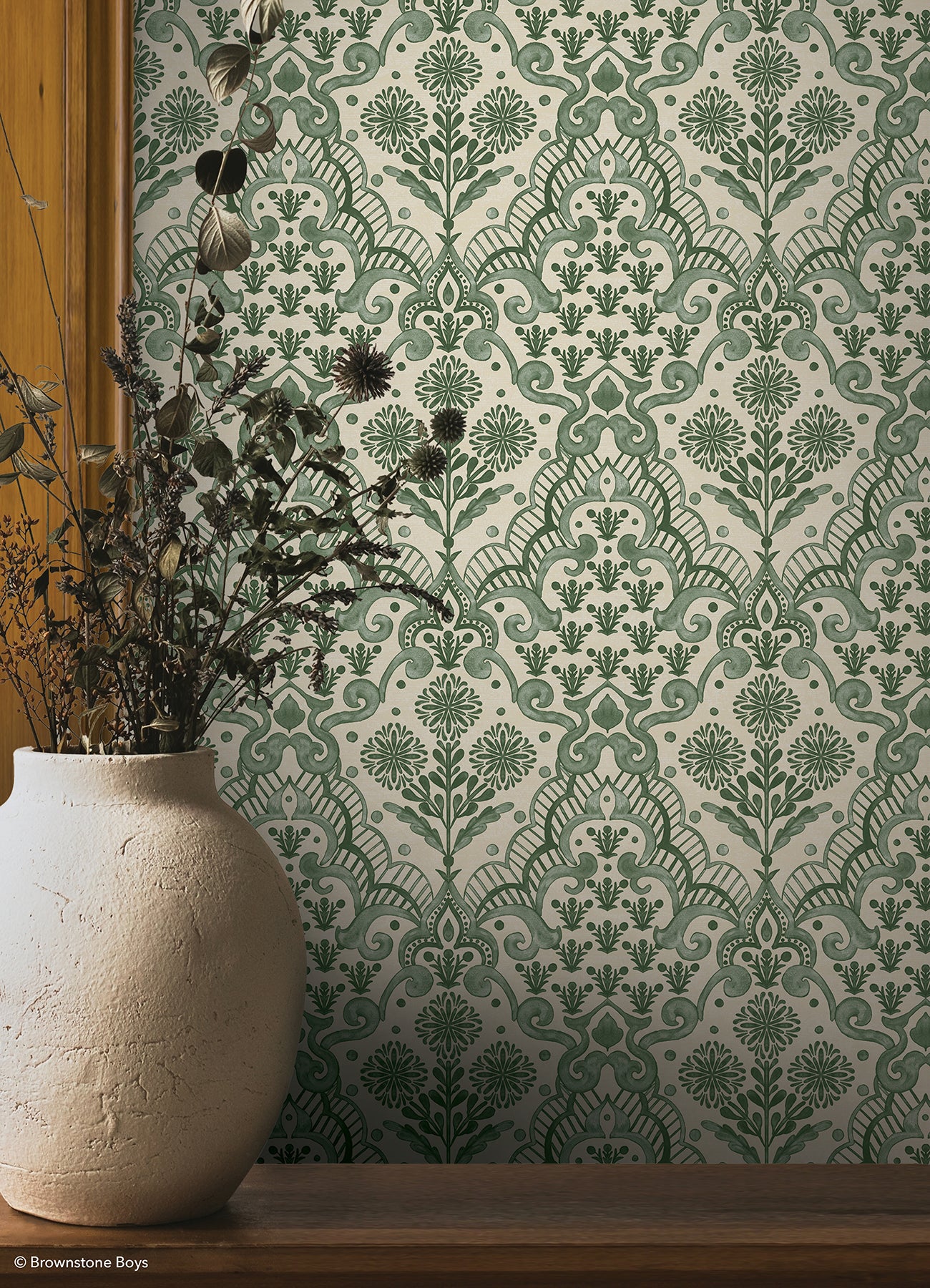 Brownstone Blooms P&S Wallpaper in a room setting