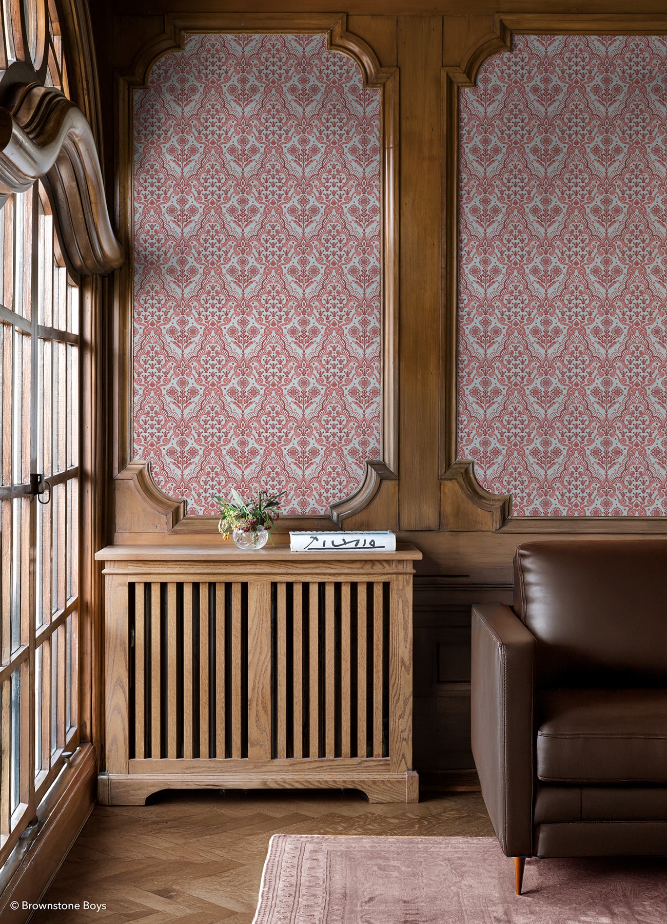 Brownstone Blooms P&S Wallpaper in a room setting
