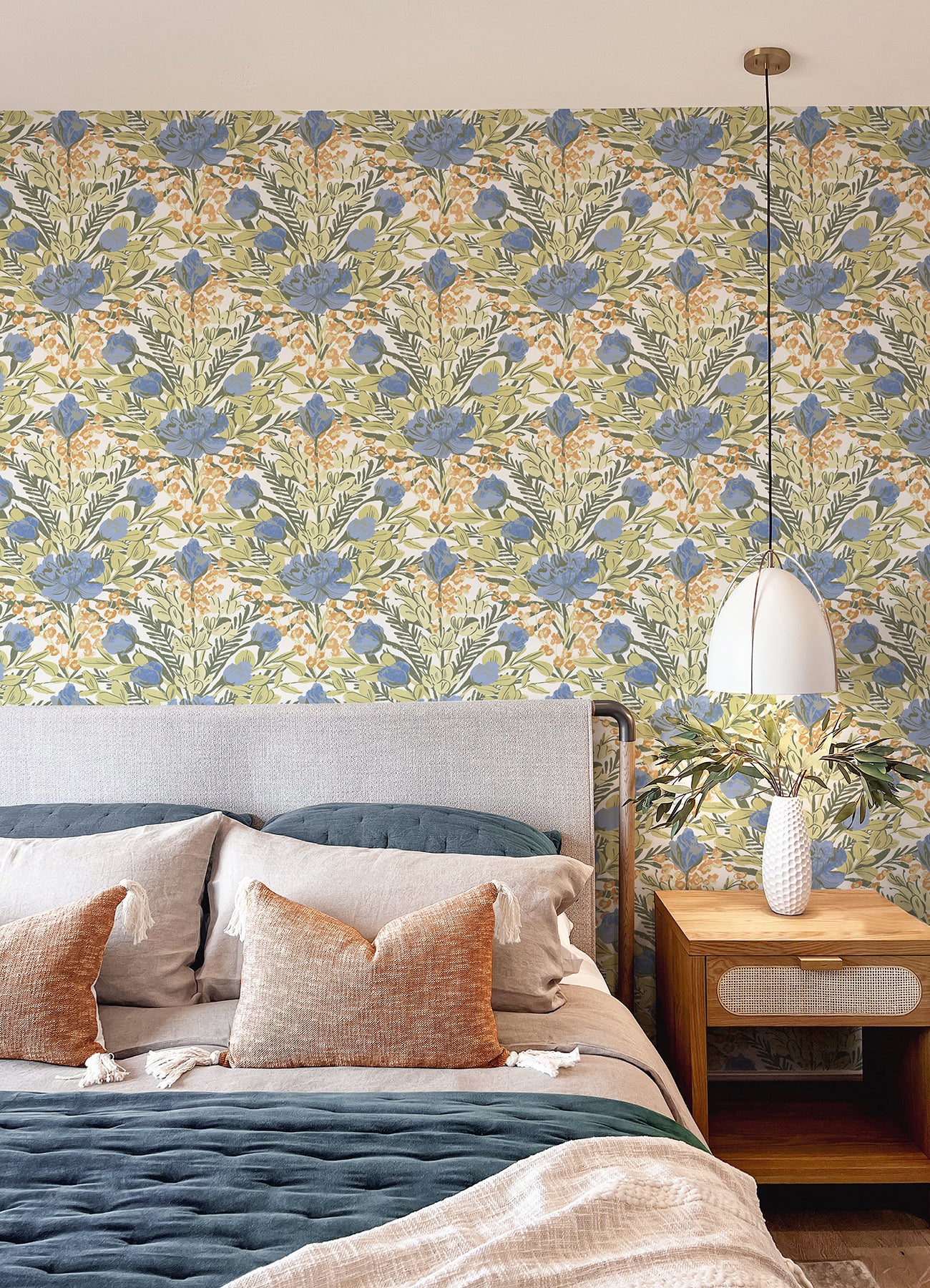Moody June Blooms P&S Wallpaper in a room setting