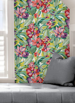 Belles Fleurs P&S Wallpaper in a room setting
