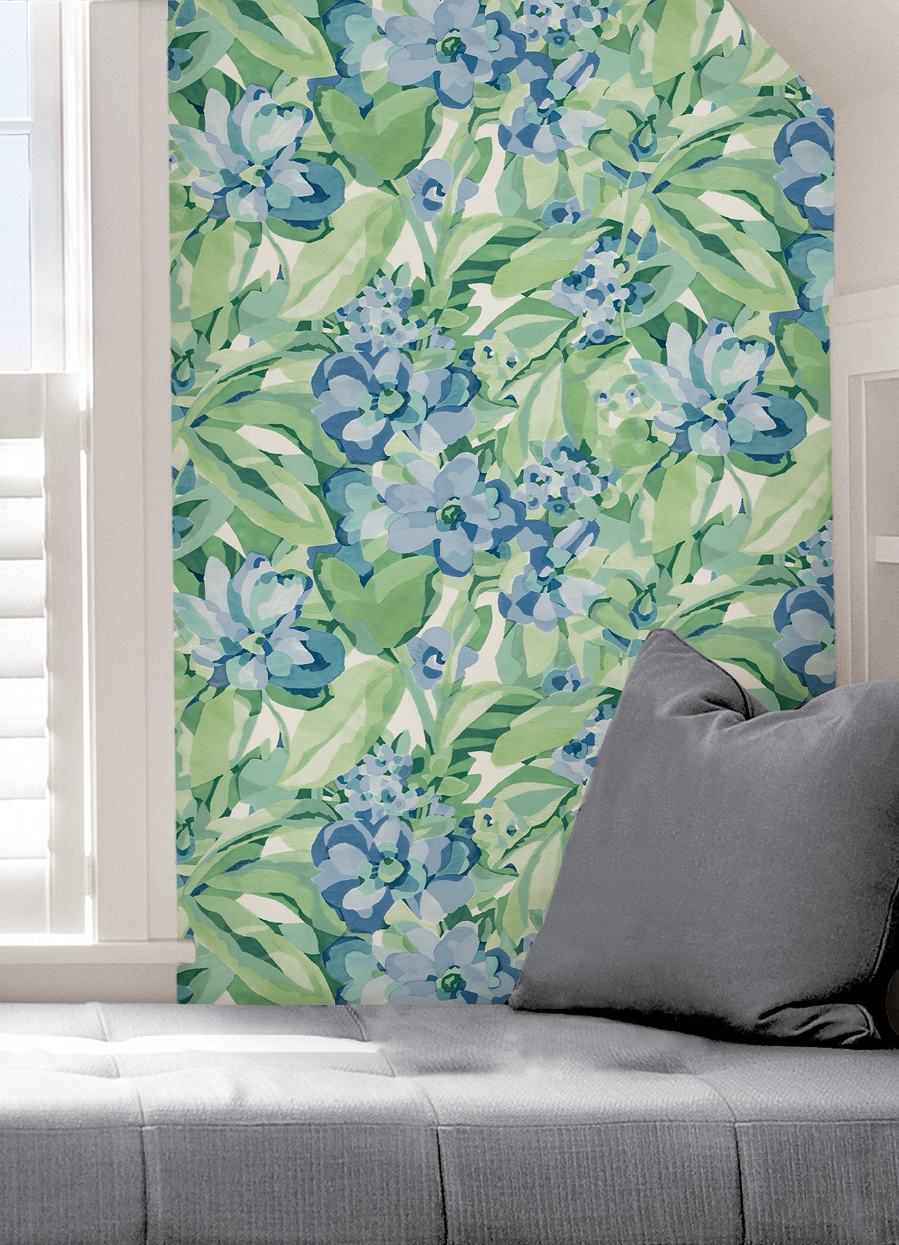 Belles Fleurs peel and stick wallpaper in a room setting