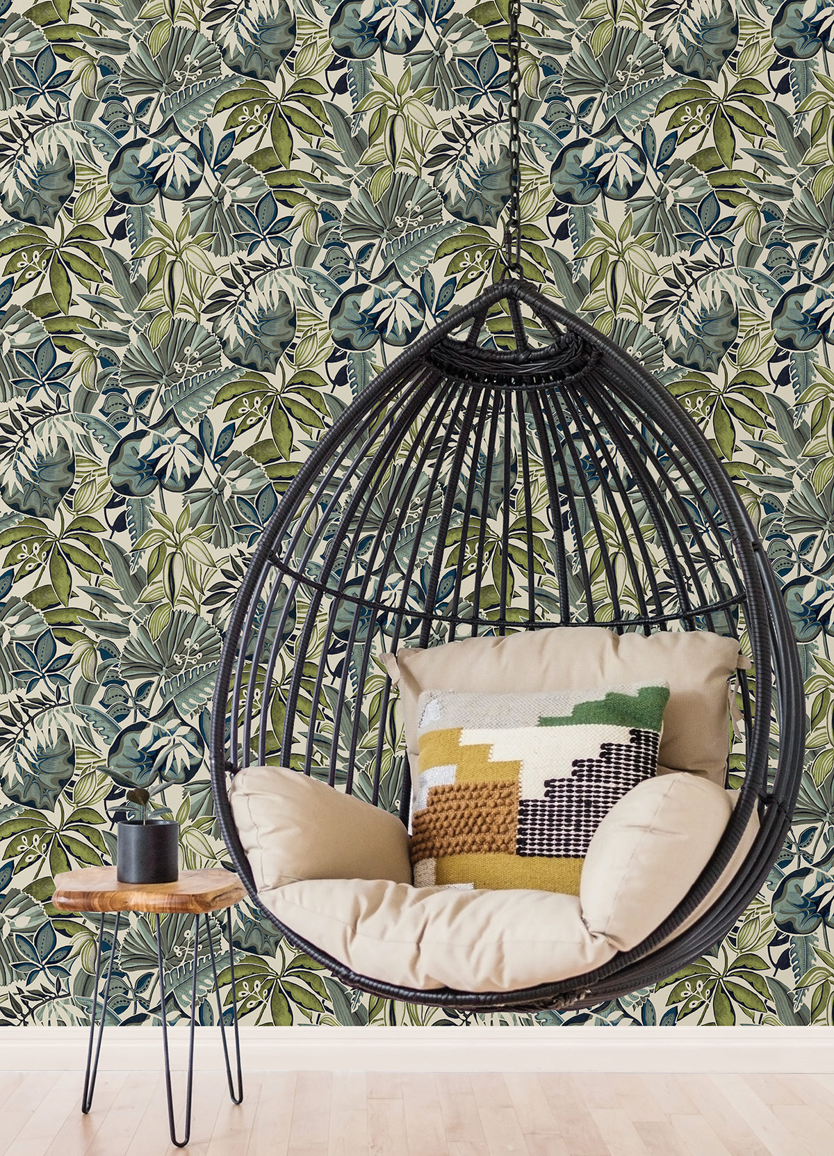 Feuilles P&S Wallpaper in a room setting