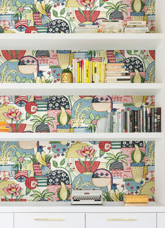 Avriel P&S Wallpaper in a room setting