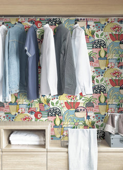 Avriel P&S Wallpaper in a room setting