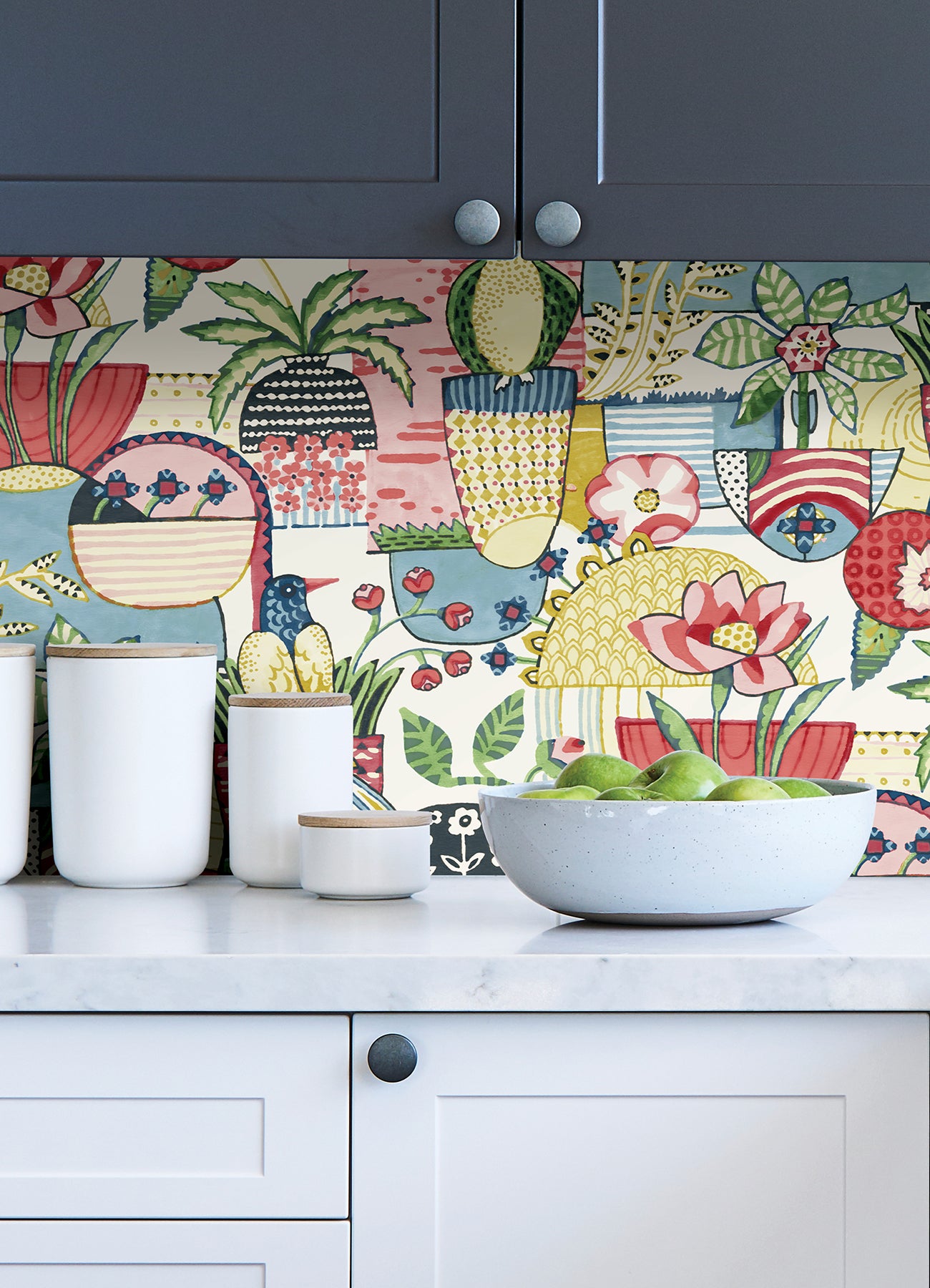 Avriel P&S Wallpaper in a room setting
