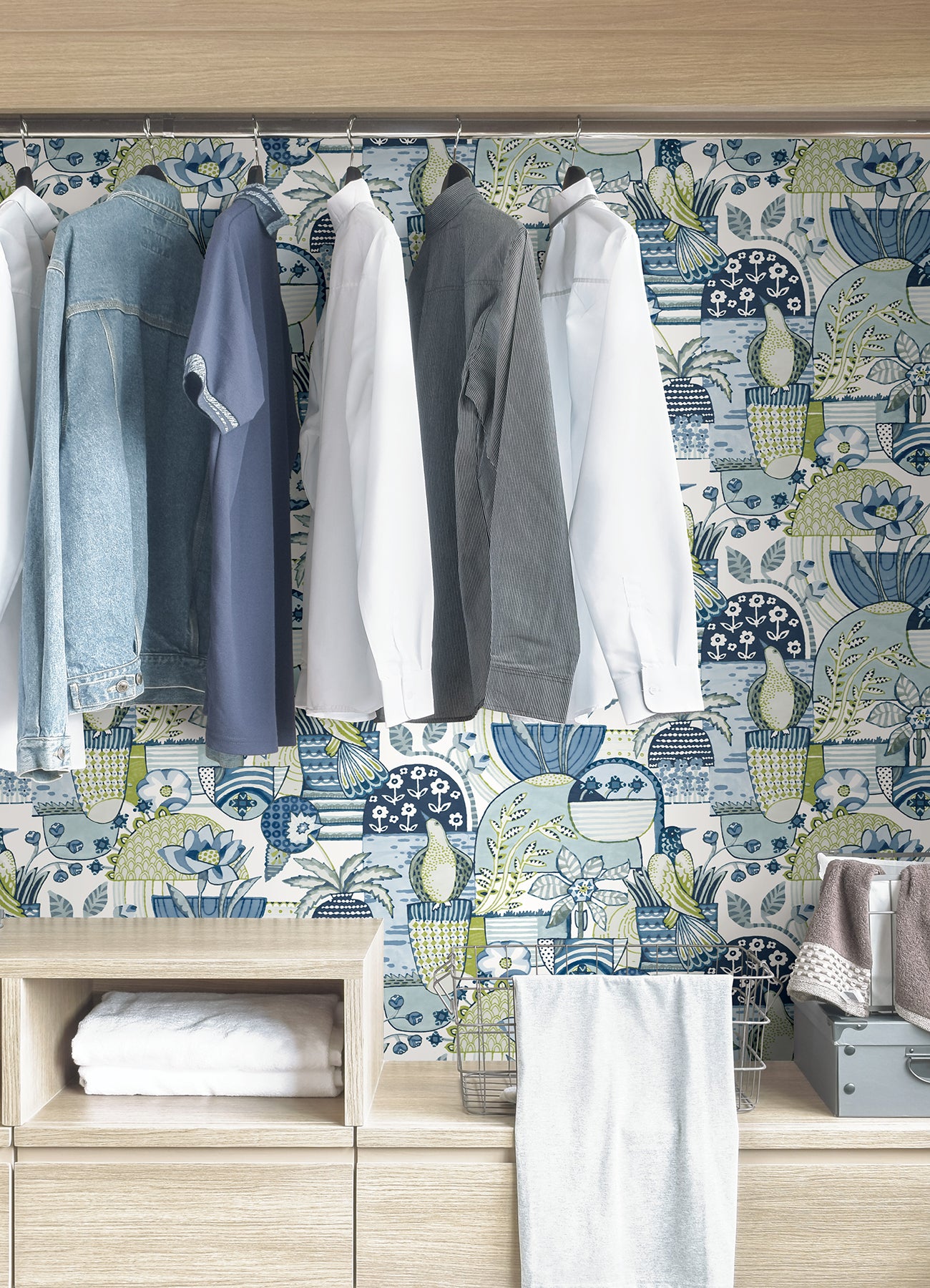 Avriel P&S Wallpaper in a room setting