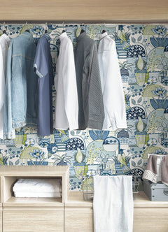 Avriel P&S Wallpaper in a room setting