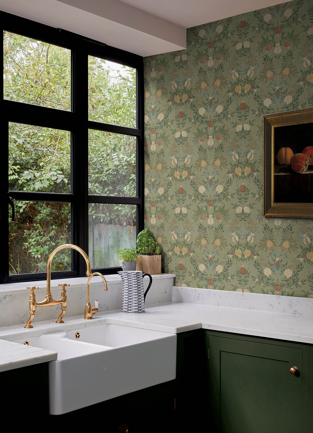 Melograno P&S Wallpaper in a room setting