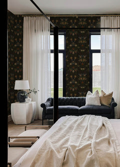 Melograno P&S Wallpaper in a room setting