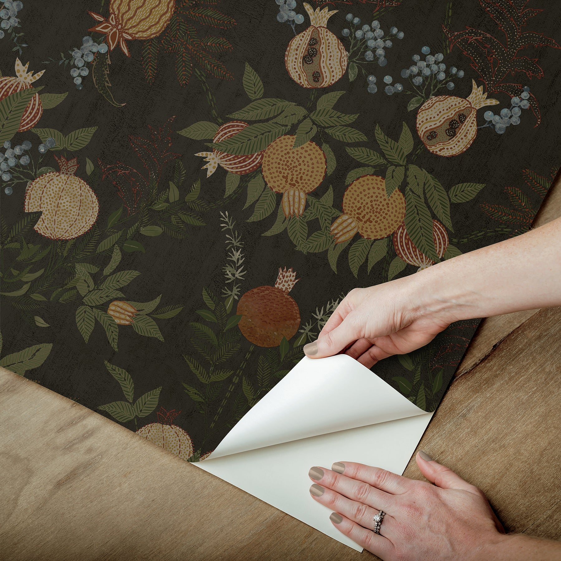 Melograno P&S Wallpaper - how to peel