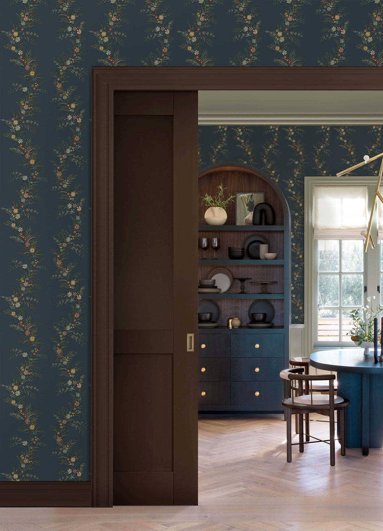 Posy P&S Wallpaper in a room setting