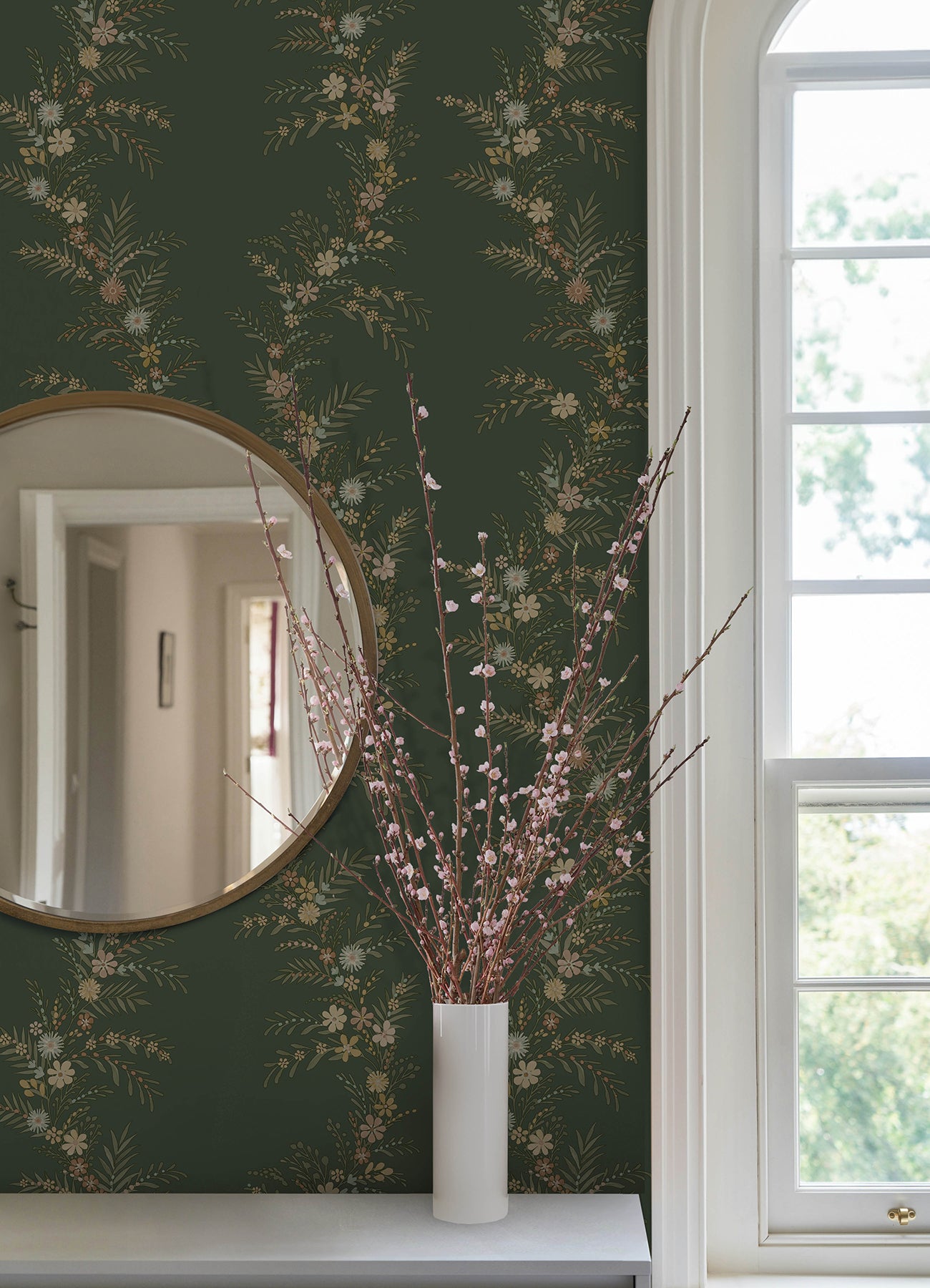 Posy P&S Wallpaper in a room setting