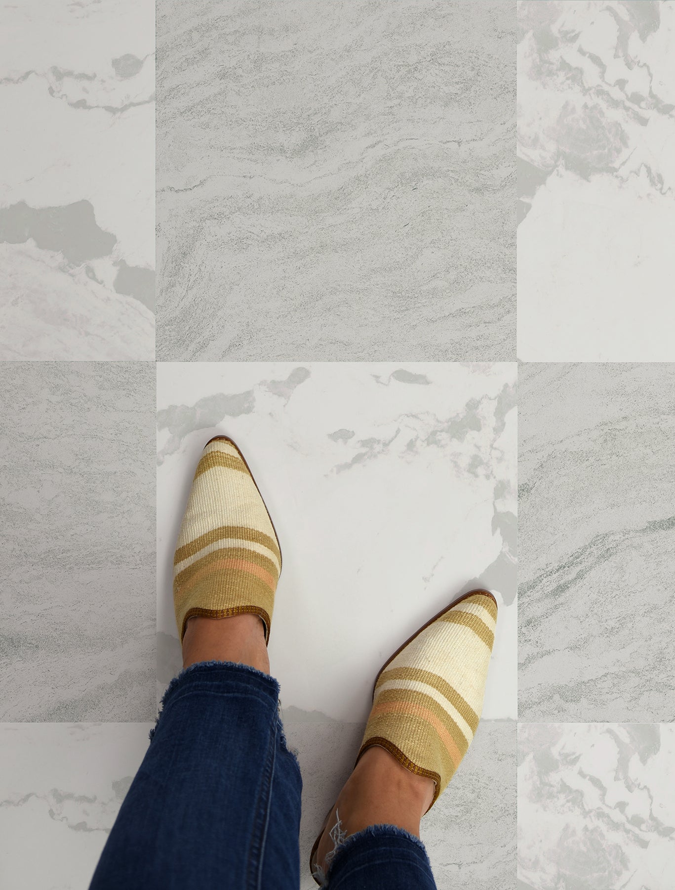 fp5061-peel-and-stick-floor-tile-room-scene-additional-view