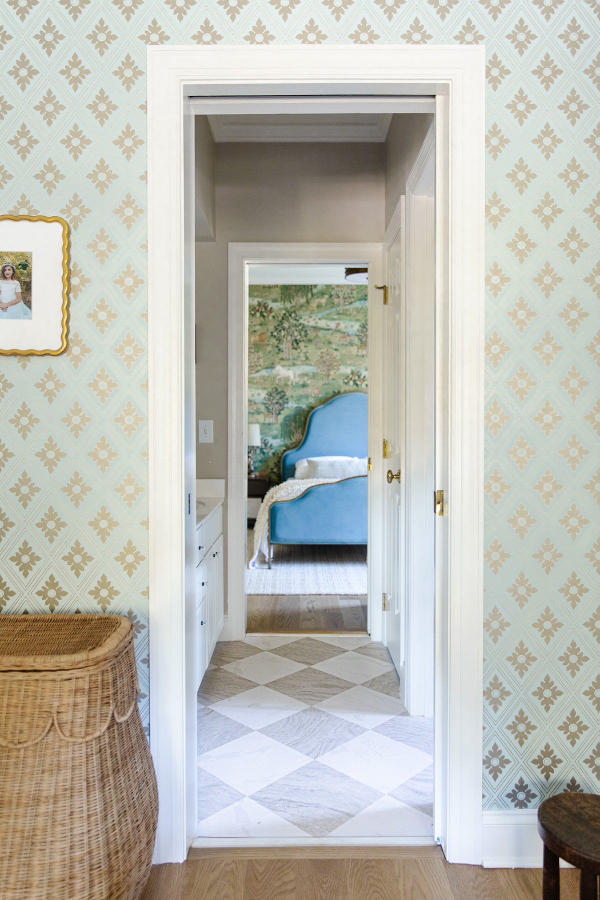 fp5061-peel-and-stick-floor-tile-room-scene-kitchen