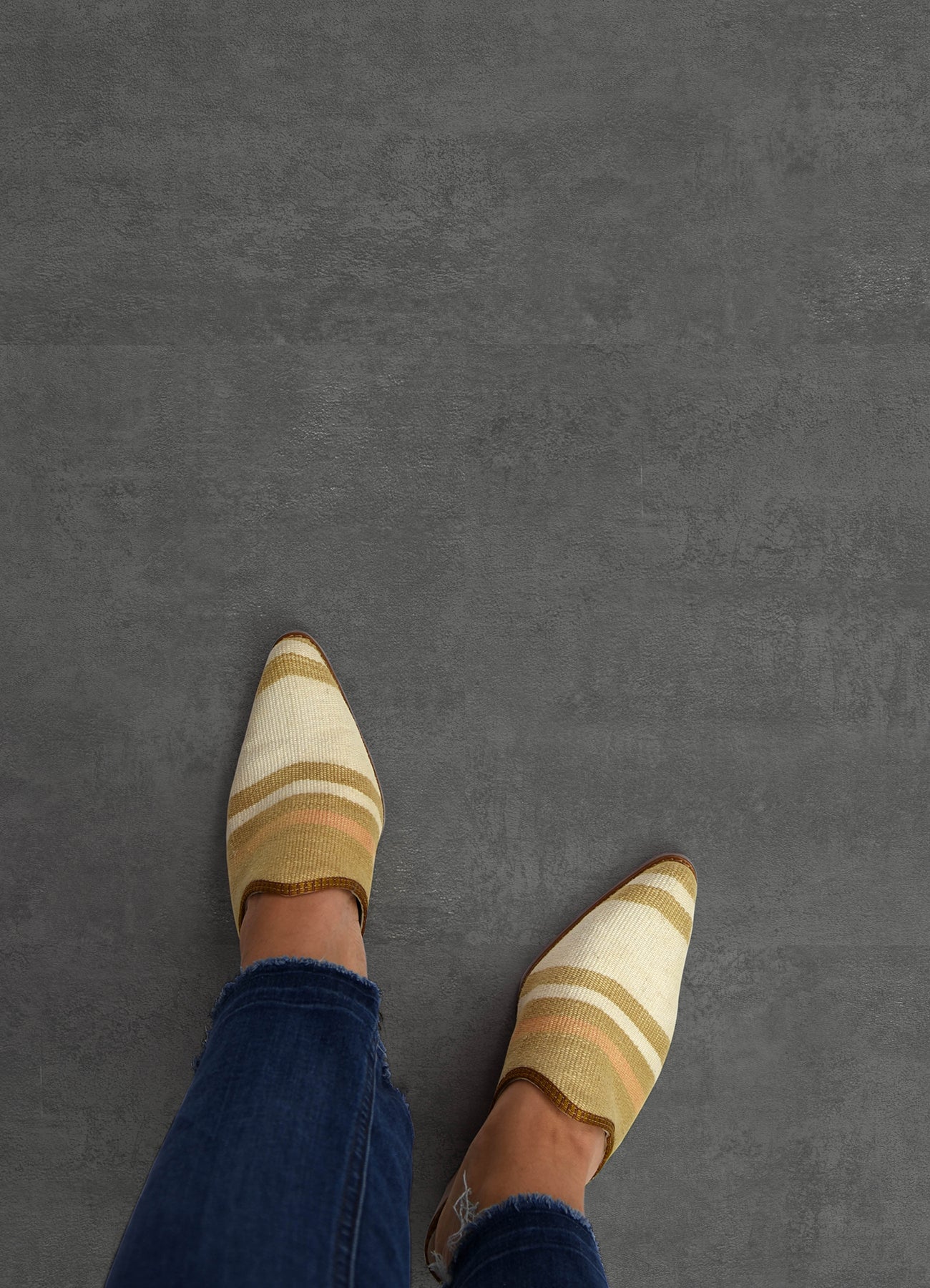 Quarry Floor Tiles in a room setting