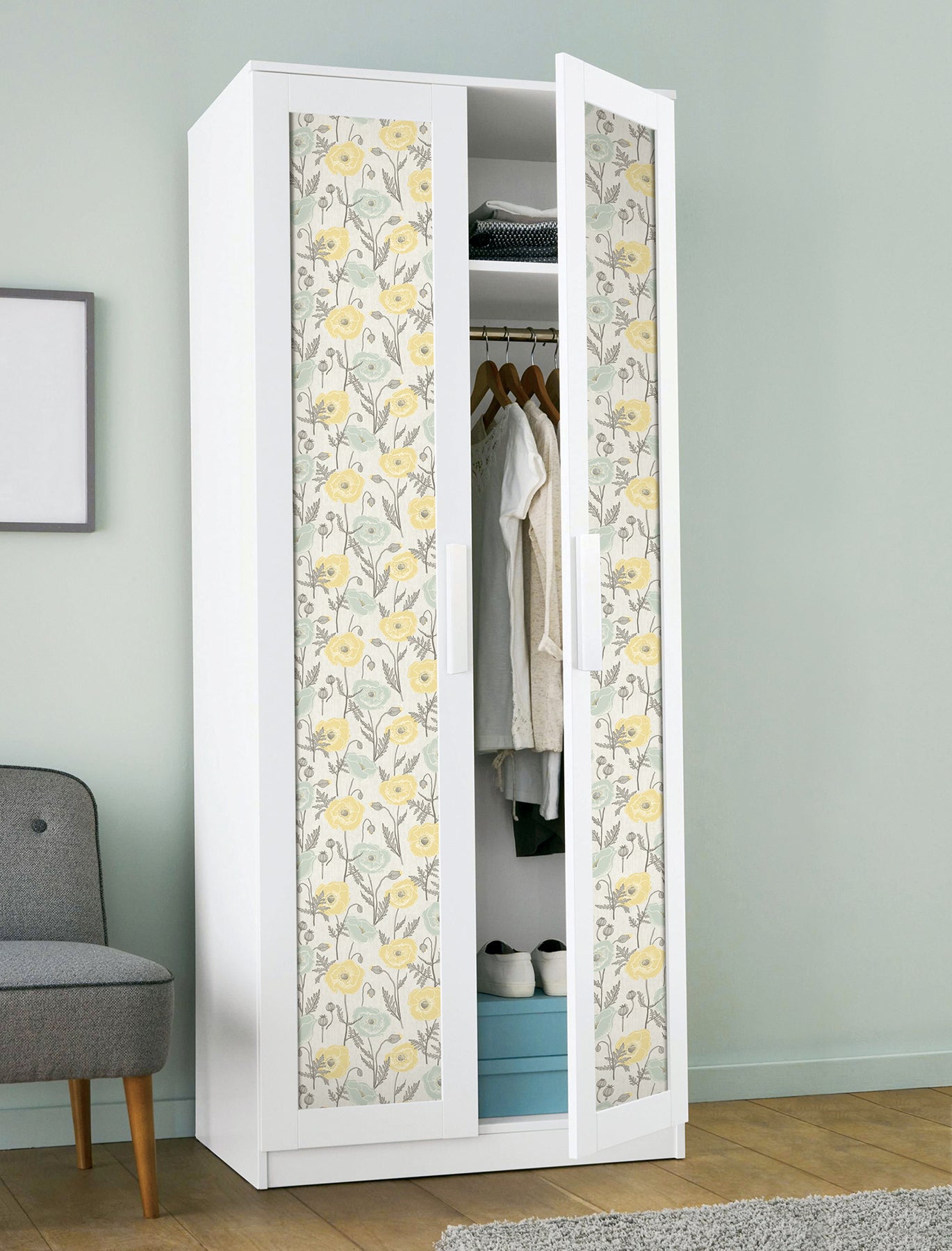 Poppy Field P&S Wallpaper in a room setting