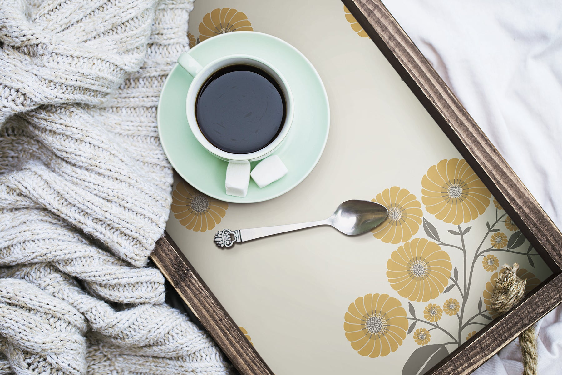 StrawFlower P&S Wallpaper in a room setting