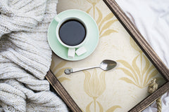 Parrot Tulip P&S Wallpaper in a room setting