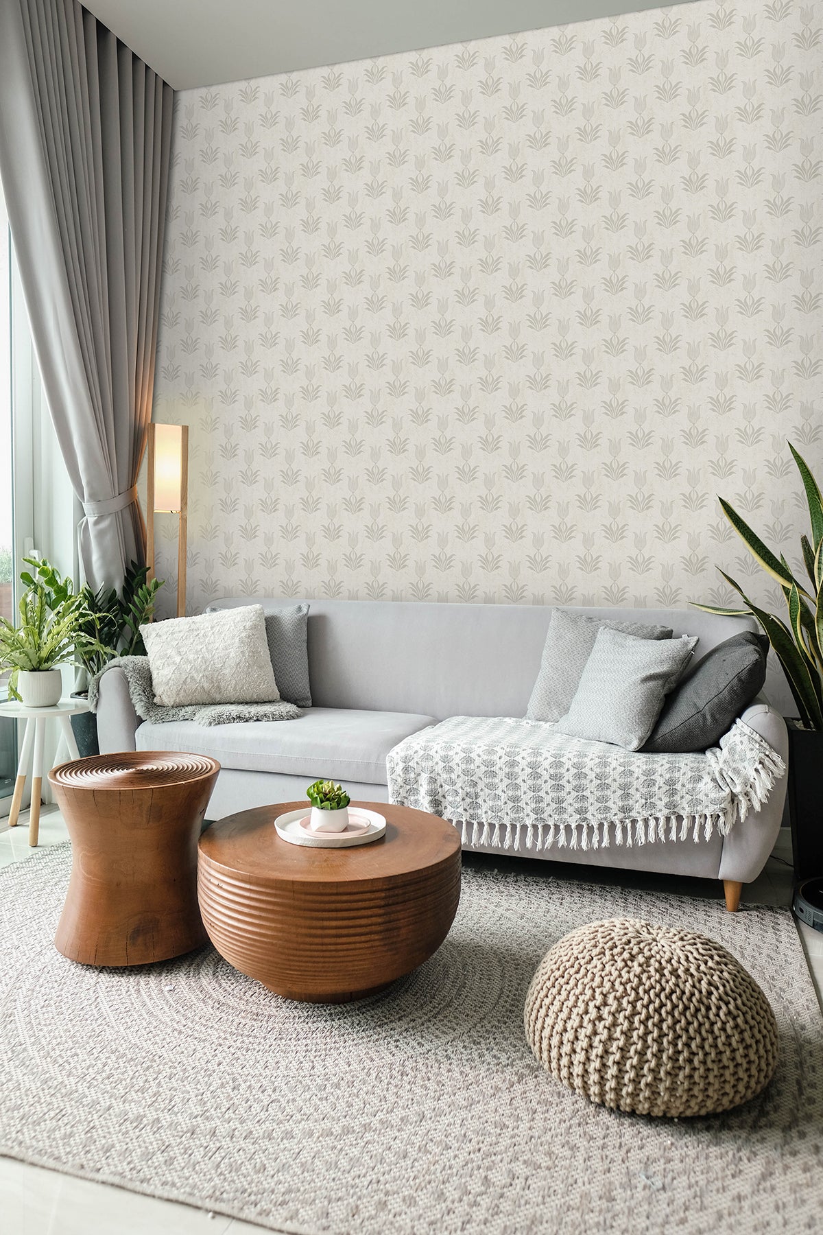 Parrot Tulip P&S Wallpaper in a room setting
