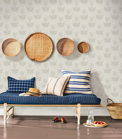 Parrot Tulip P&S Wallpaper in a room setting