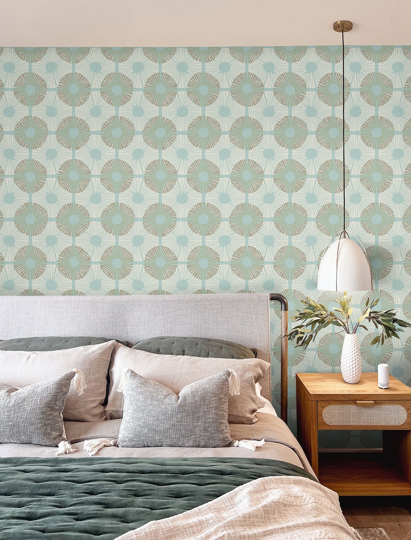 Superbloom P&S Wallpaper in a room setting