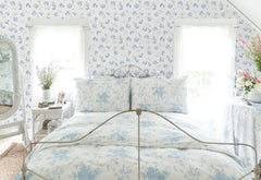 Ribbon Rosa P&S Wallpaper in a room setting