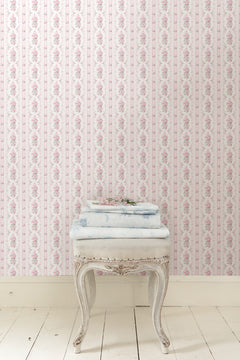 Dreamy Days P&S Wallpaper in a room setting