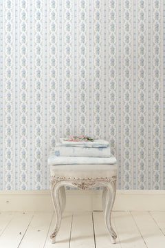 Dreamy Days P&S Wallpaper in a room setting