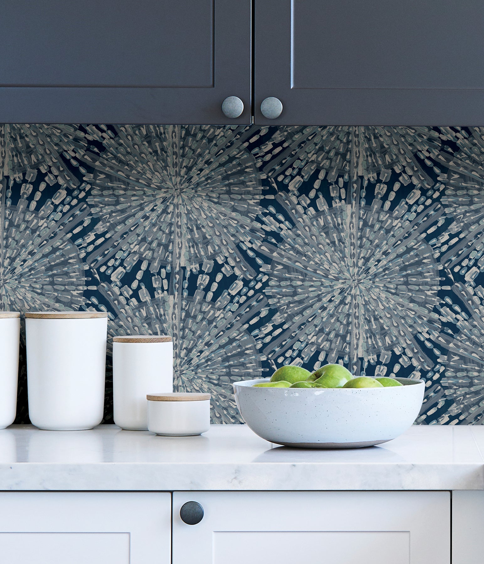Sunburst P&S Wallpaper in a room setting