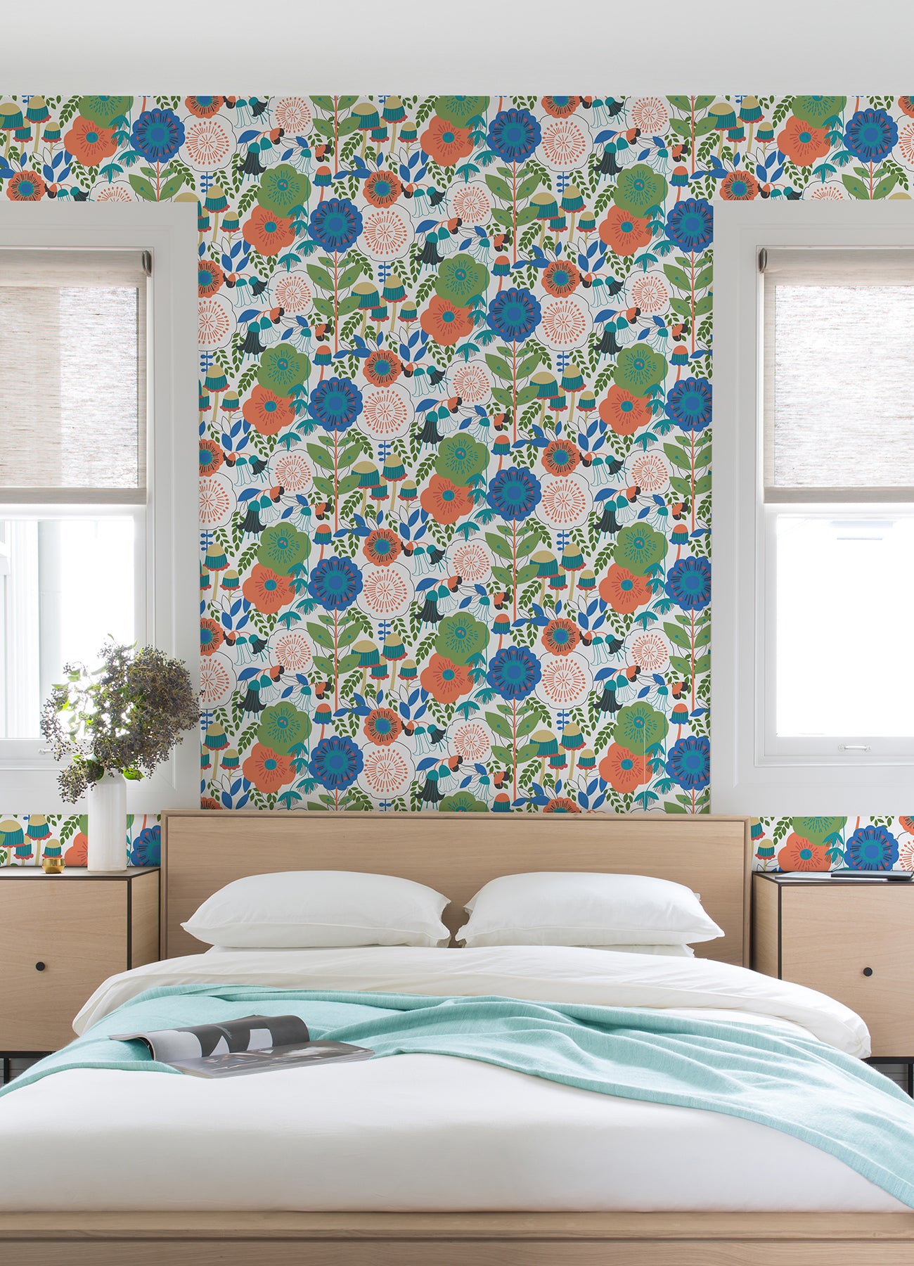 Dream Garden P&S Wallpaper in a room setting