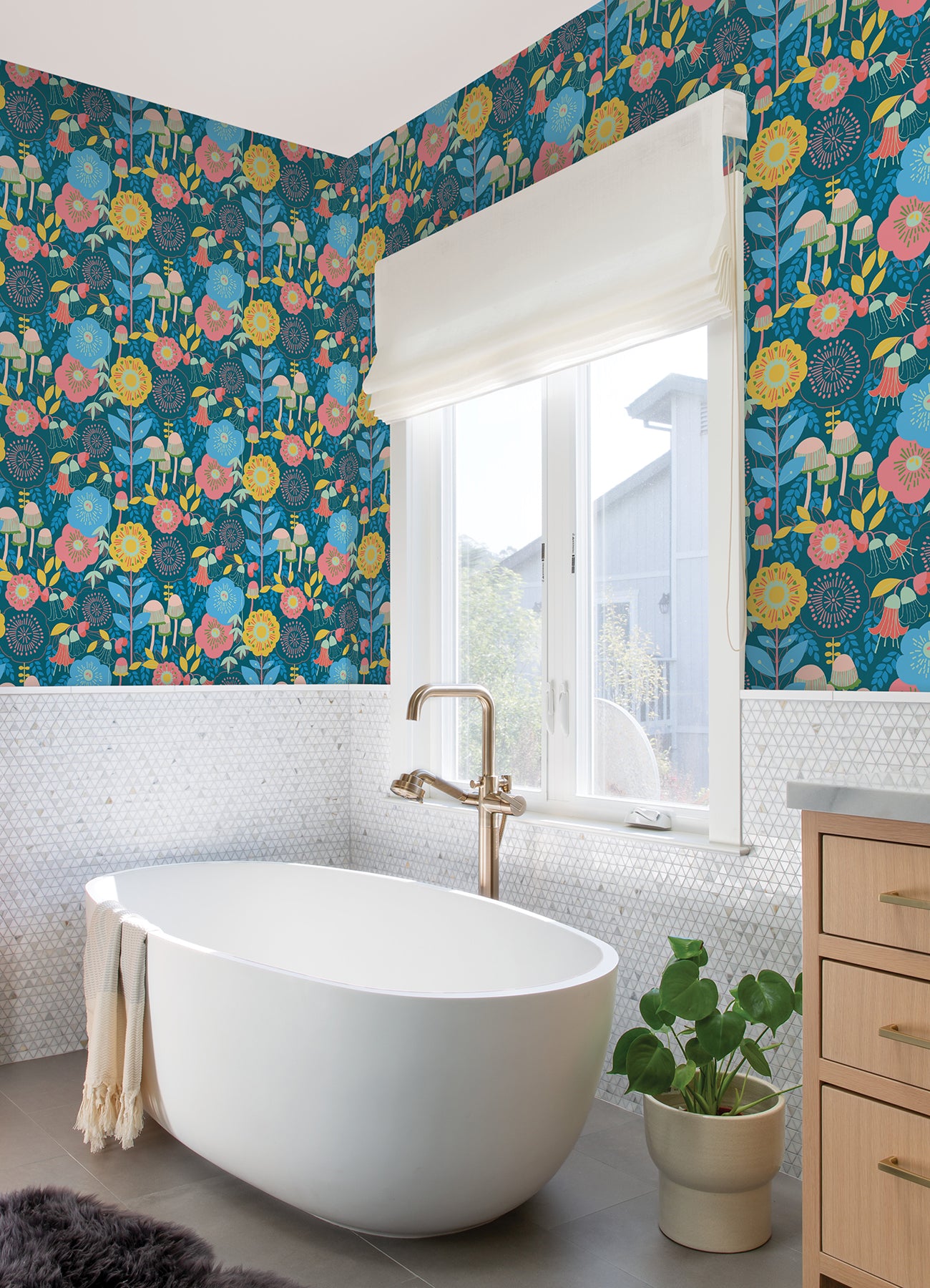 Dream Garden P&S Wallpaper in a room setting