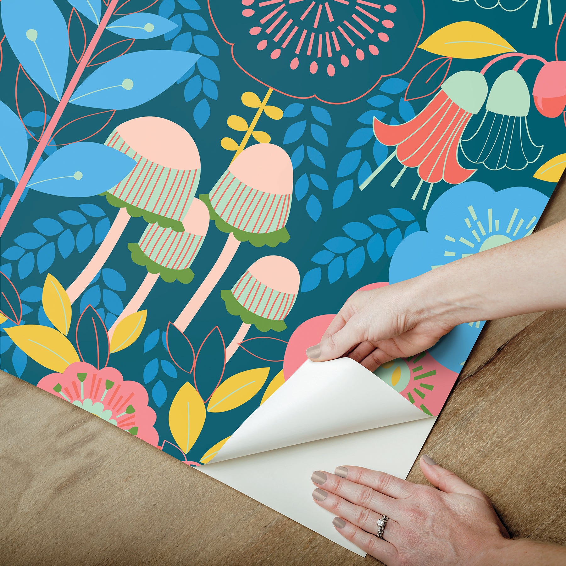 Dream Garden P&S Wallpaper - how to peel