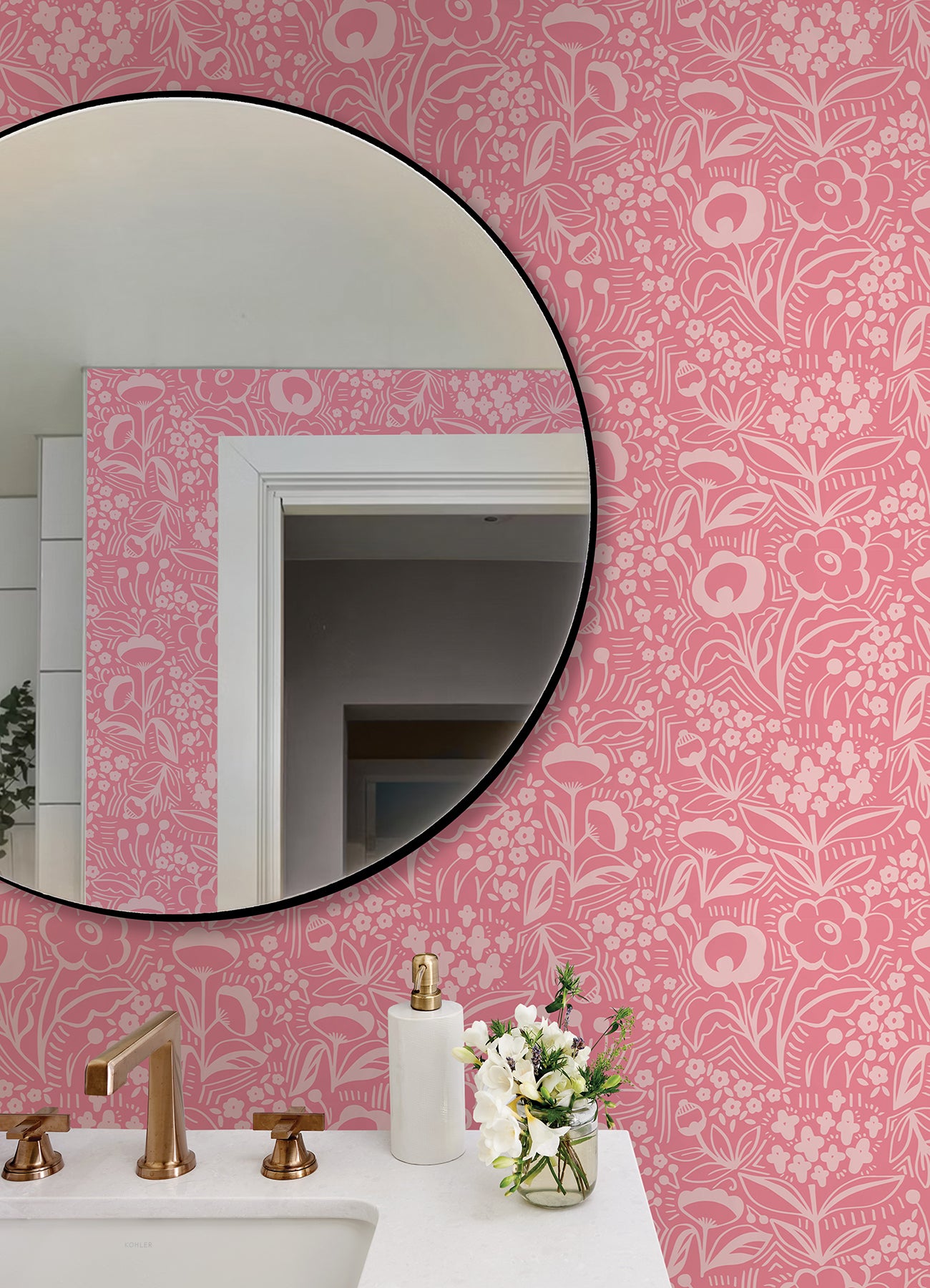 Jeani P&S Wallpaper in a room setting