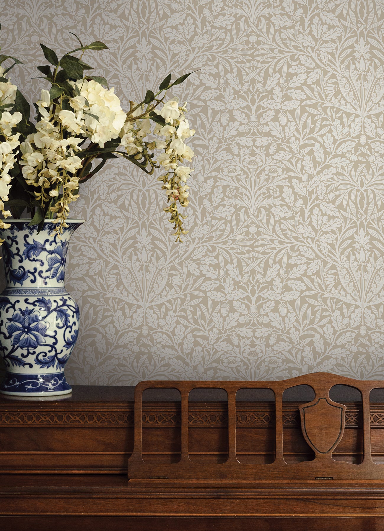 Acorn P&S Wallpaper in a room setting