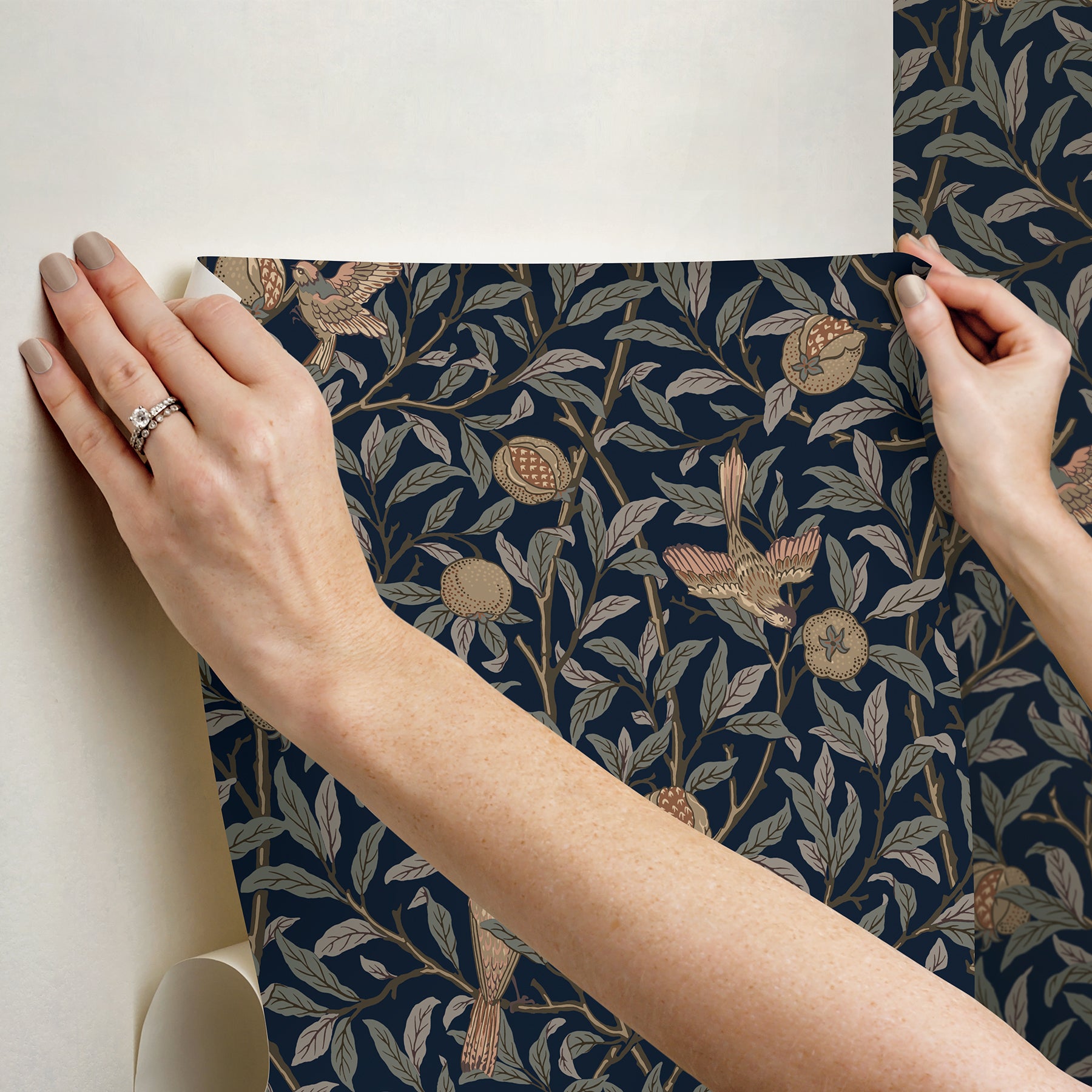 Bird and Pomegranate P&S Wallpaper - how to stick