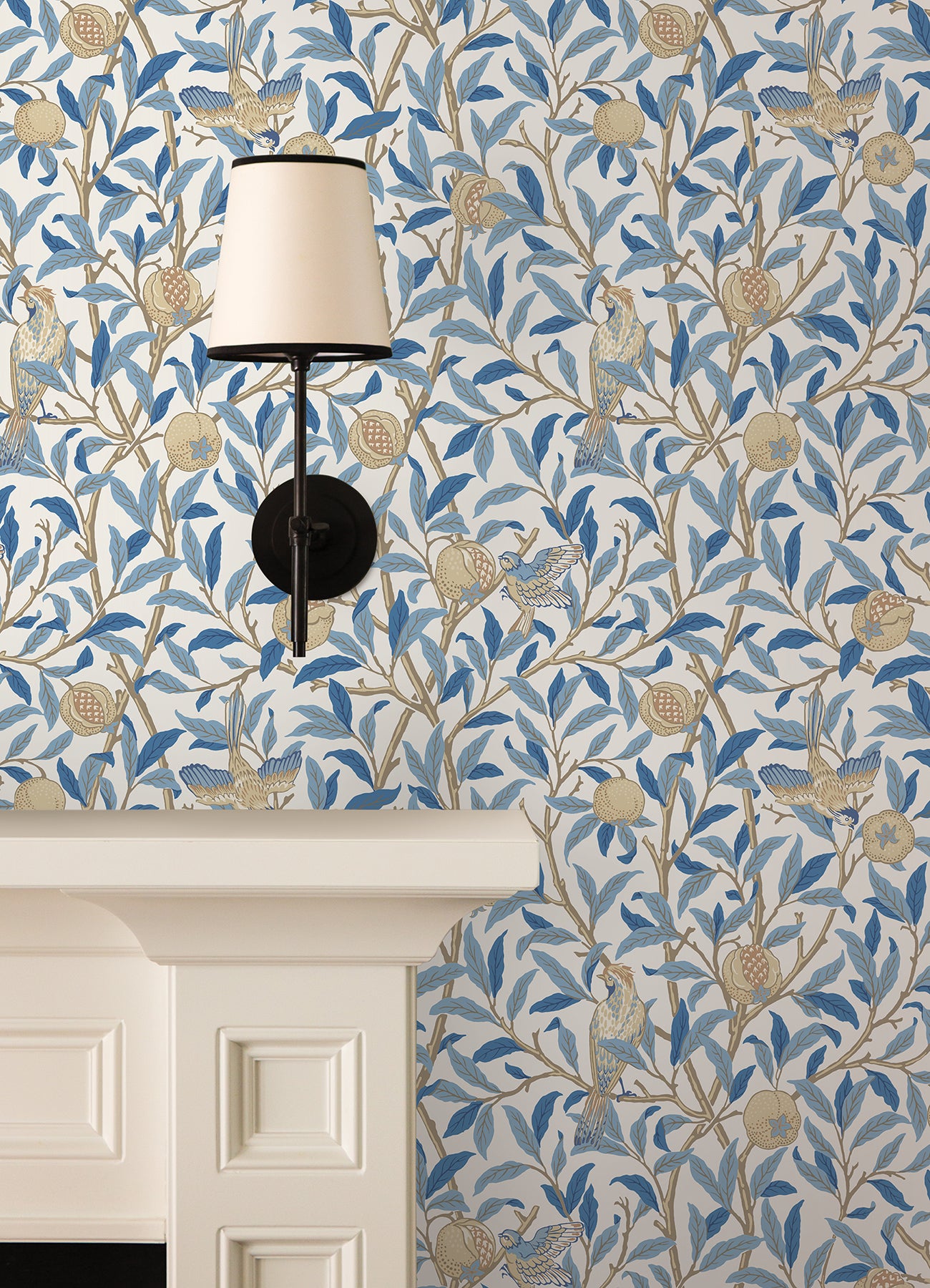 Bird and Pomegranate P&S Wallpaper in a room setting