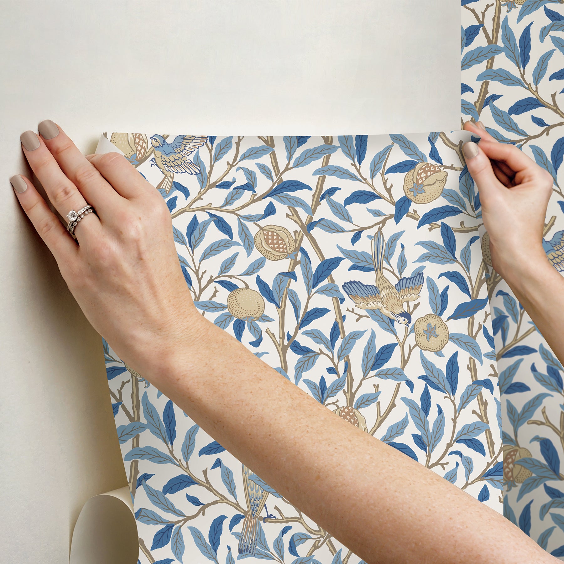 Bird and Pomegranate P&S Wallpaper - how to stick
