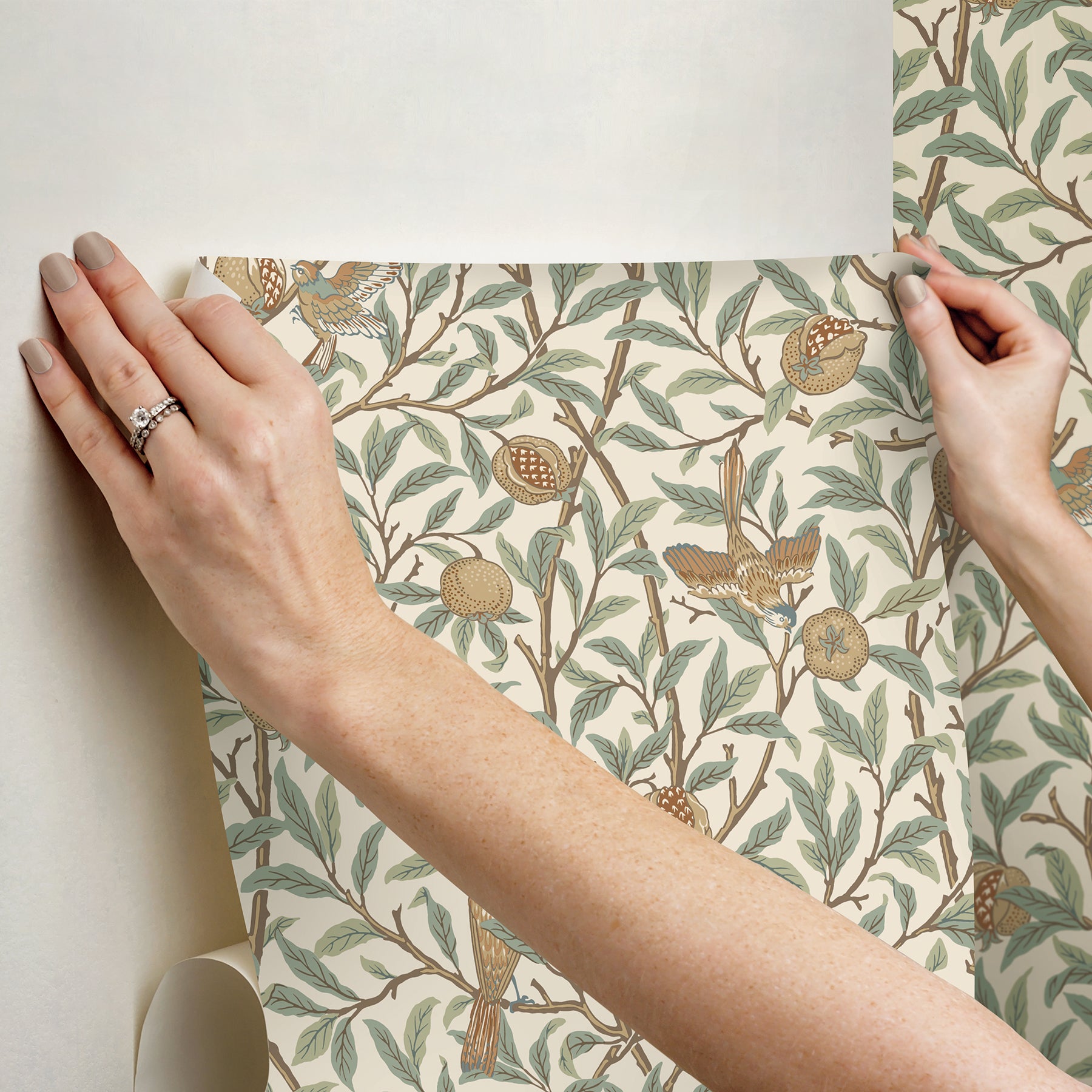Bird and Pomegranate P&S Wallpaper - how to stick