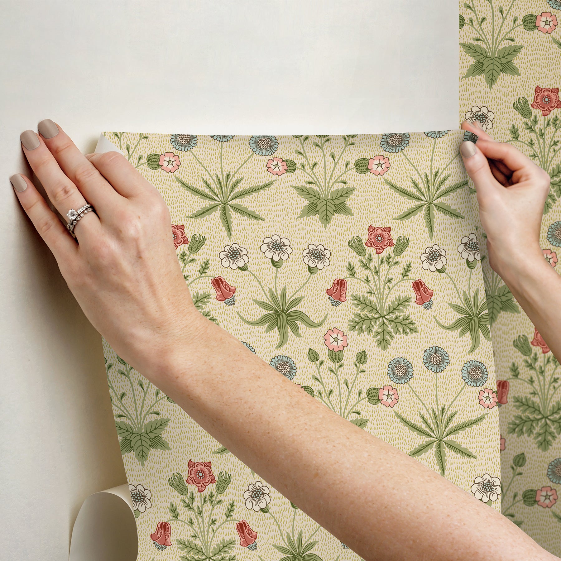 Daisy P&S Wallpaper - how to stick