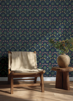Daisy P&S Wallpaper in a room setting