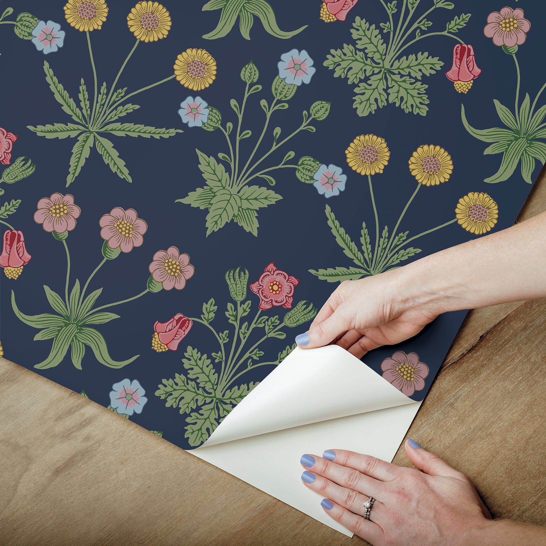 Daisy P&S Wallpaper - how to peel