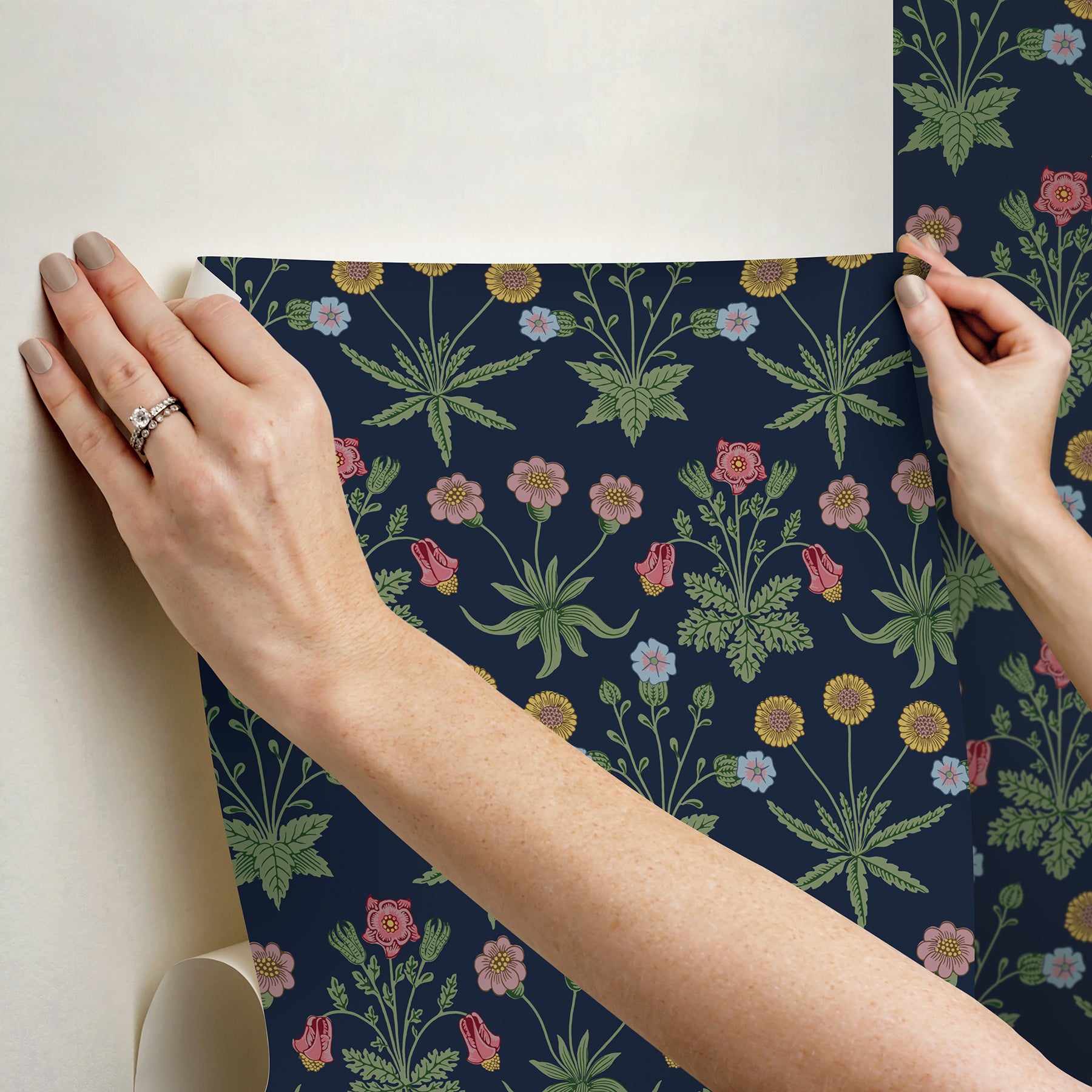 Daisy P&S Wallpaper - how to stick