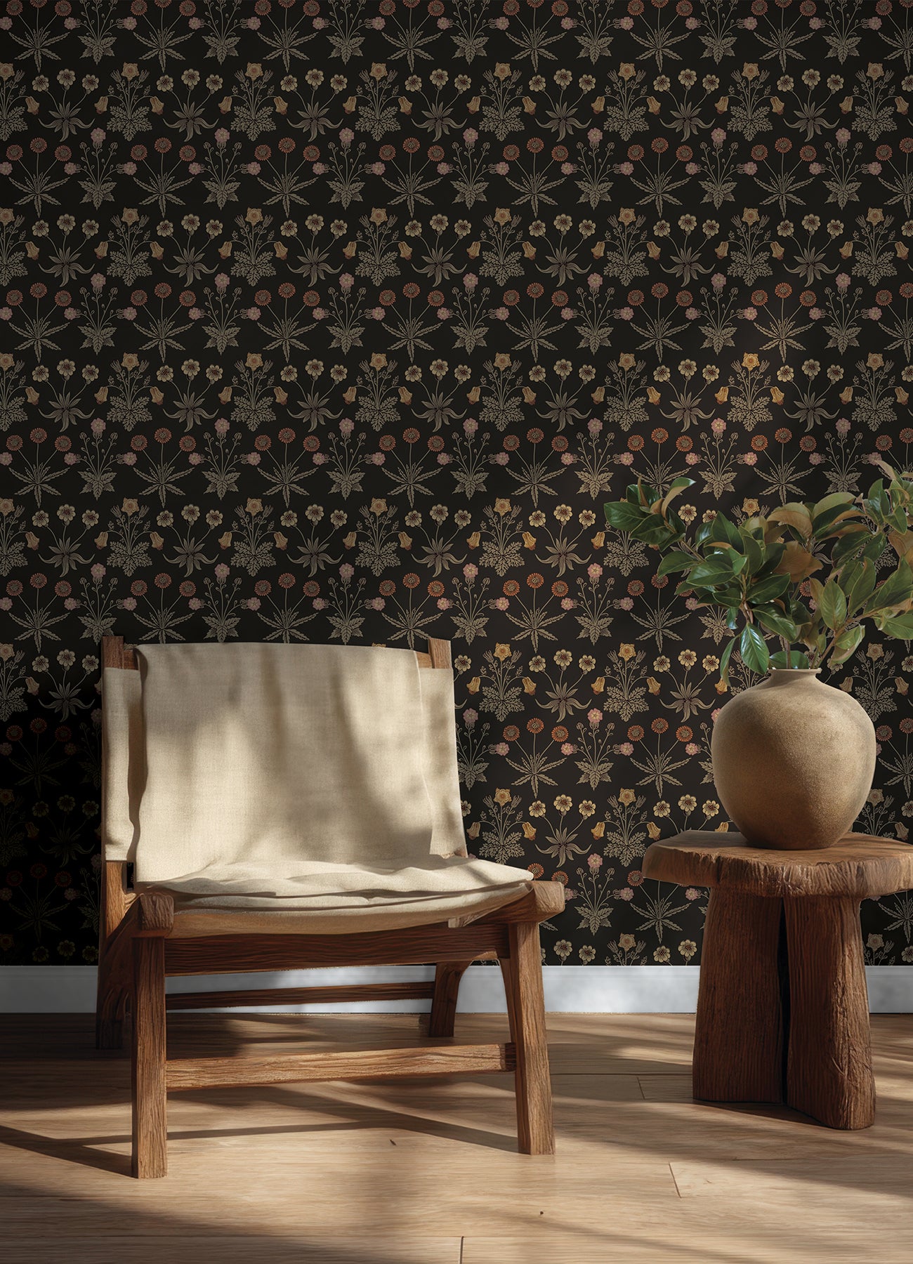 Daisy P&S Wallpaper in a room setting