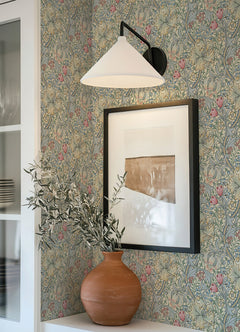 Golden Lily P&S Wallpaper in a room setting