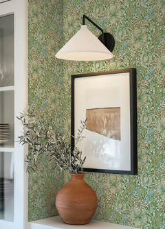Golden lily P&S Wallpaper in a room setting