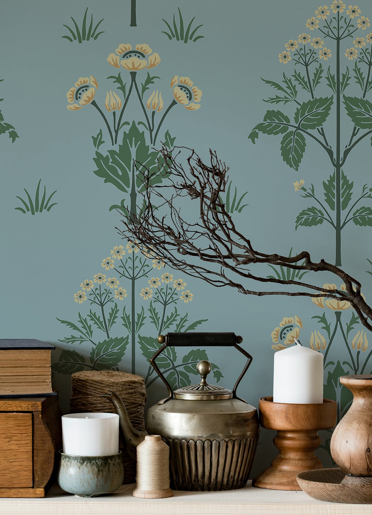 Meadow Sweet P&S Wallpaper in a room setting