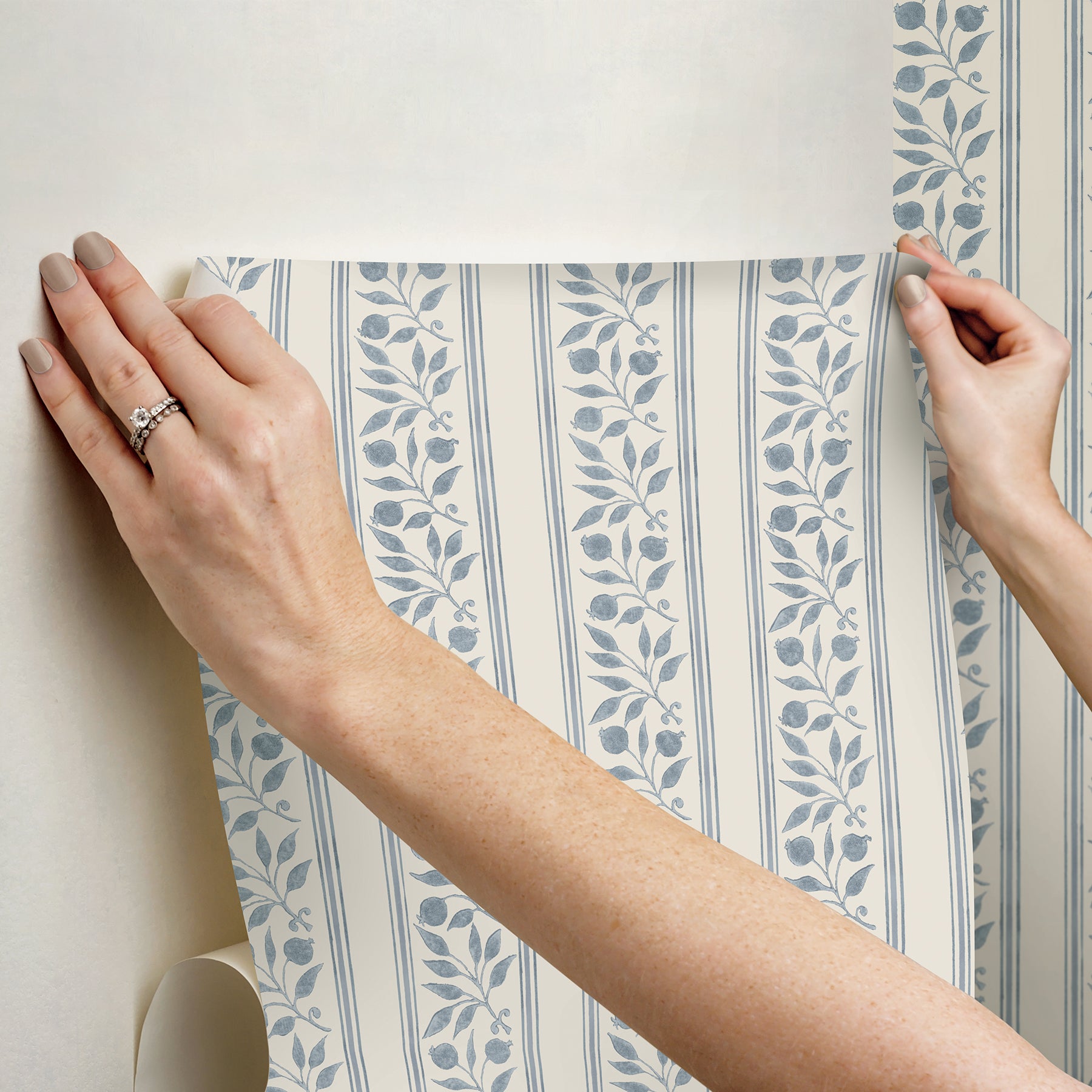 Rosehip Stripe P&S Wallpaper - how to stick