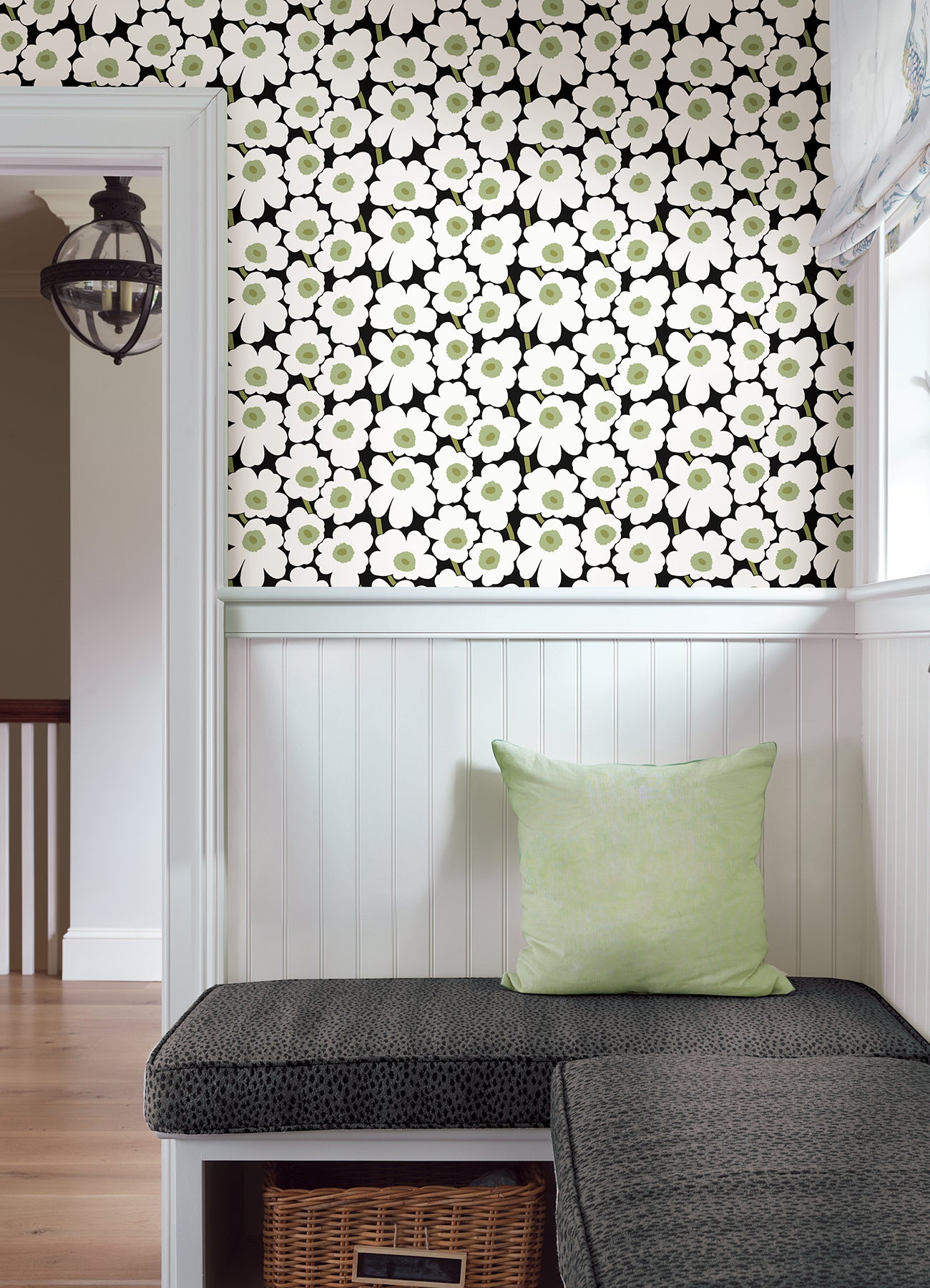 Pieni Unikko P&S Wallpaper in a room setting