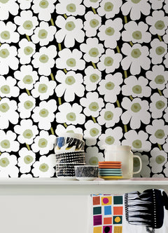 Pieni Unikko P&S Wallpaper in a room setting